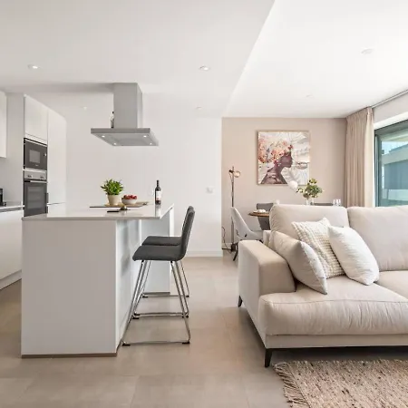 Apartment Luxe Retreat Met Wellness In Oasis 325