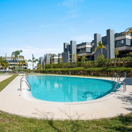 Luxe Retreat Met Wellness In Oasis 325